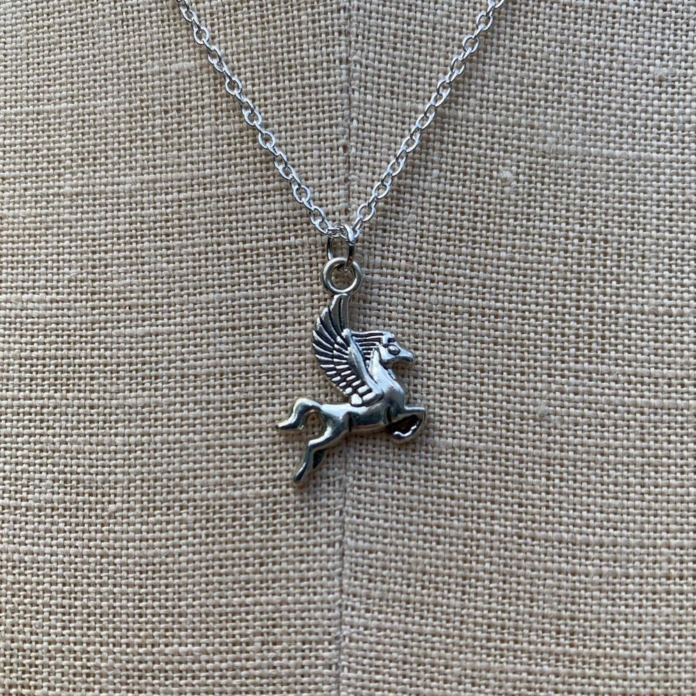 NWT Sterling Silver Plated Chain & Pegasus Horse Alloy Metal Charm Necklace - Picture 12 of 13
